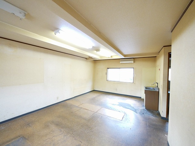 第1タカハシビルの内装