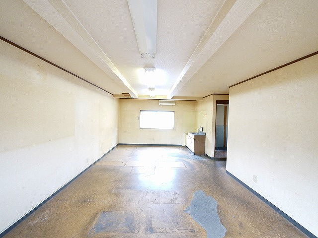 第1タカハシビルの内装