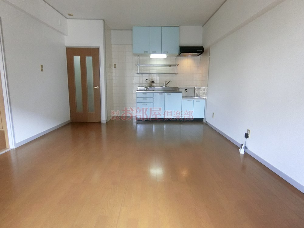 ウイングビルの居間・リビング|使いやすい広さです。