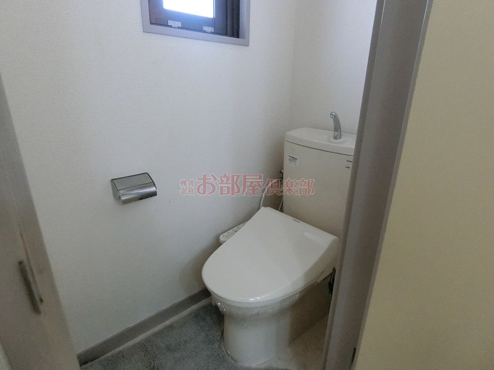 ウイングビルのトイレ|温水洗浄便座設置済み