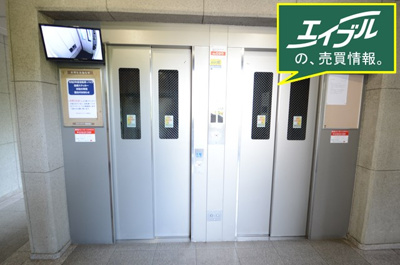 【その他共用部分】 | 日興千里台スカイタウンE棟 | 防犯カメラ付きのエレベーターは、不審者侵入や落書きを抑止する効果が期待できます。