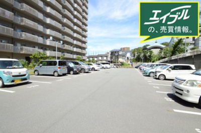 【駐車場】 | 日興千里台スカイタウンE棟 | ゆったりした駐車場です。
