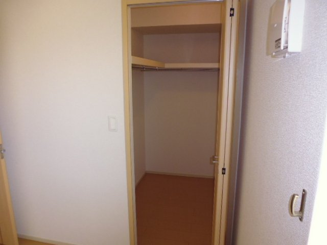 ベルカーサＡの収納|ウォークインクローゼット