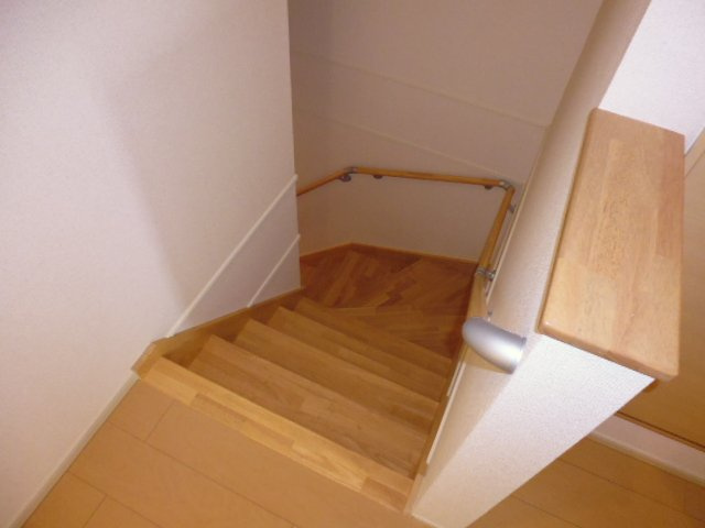 ベルカーサＡのその他|階段