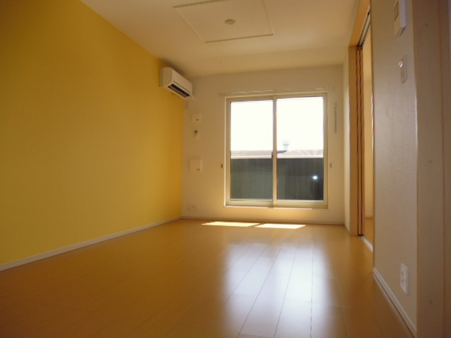 ベルカーサＡの居間・リビング