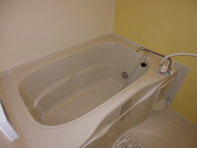 ベルカーサＡの浴室|追い焚きバス