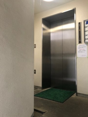 高柳ビルのロビー