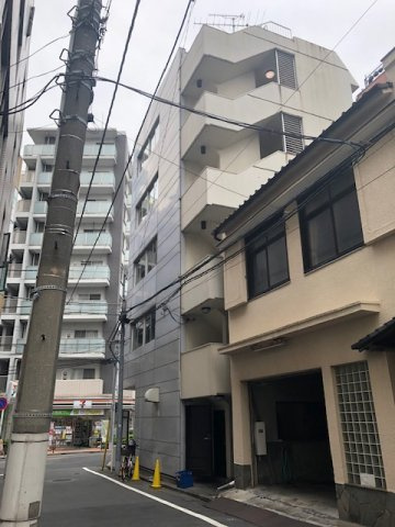 高柳ビルの外観
