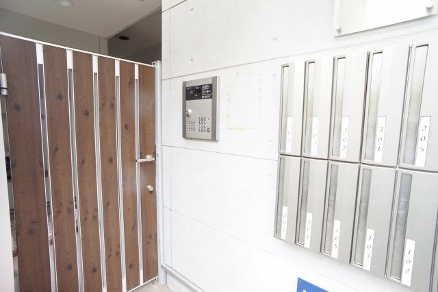 船橋市前原西２丁目のアパートのエントランス