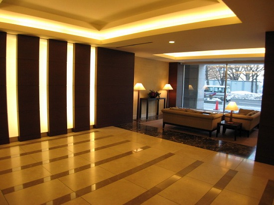 プライムメゾン大通公園のエントランス