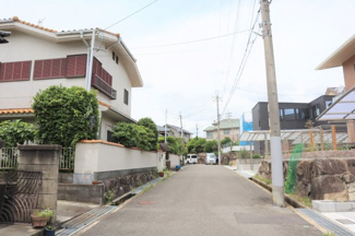 【前面道路含む現地写真】