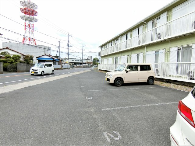 メゾン・ド・エスプリの駐車場