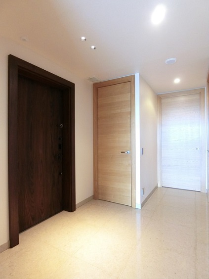 千代田区三番町の賃貸マンションの玄関