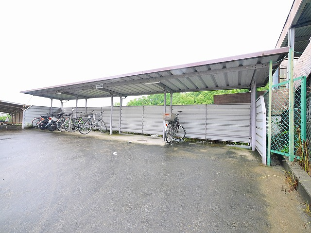 ヴィラナリー大和郡山2号棟のその他共用部分|駐輪場完備です