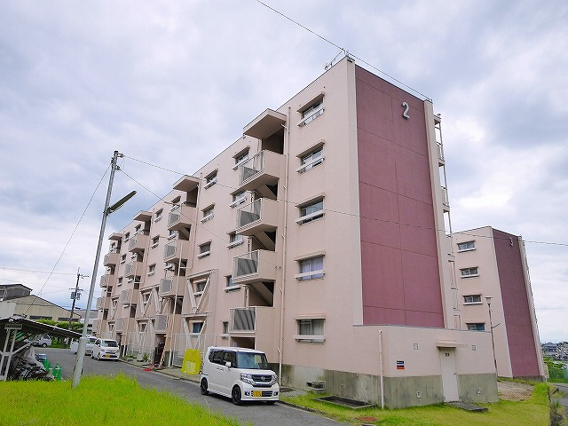 ヴィラナリー大和郡山2号棟の外観|落ち着いた雰囲気の外観です