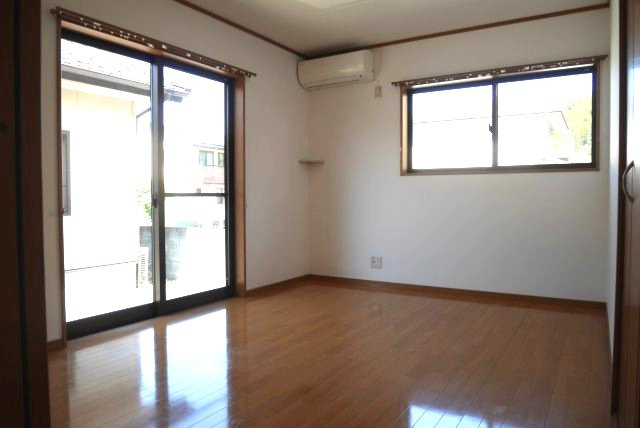 北町戸建の洋室