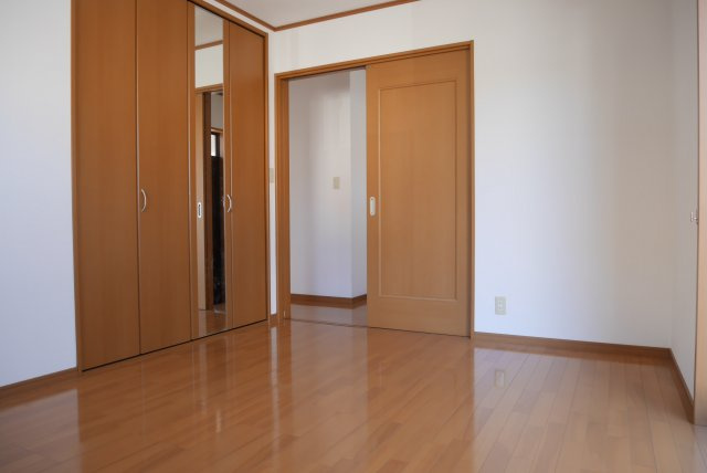 北町戸建の洋室