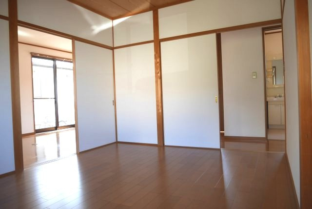 北町戸建の洋室