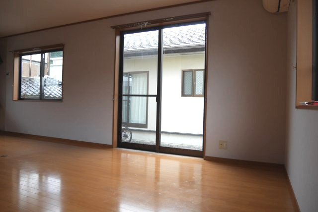北町戸建の居間・リビング