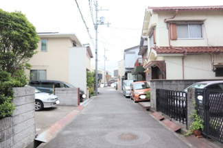【前面道路含む現地写真】