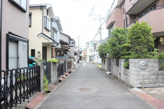 【前面道路含む現地写真】