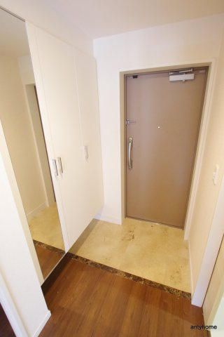 レジデンス富貴屋　仲介手数料無料の玄関