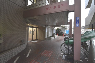 【エントランス】 | みなとみらい線「元町・中華街」駅徒歩6分、JR根岸線「石川町」駅徒歩7分。
通勤時間の短縮でご家族と過ごす時間を増やす事が出来ます。