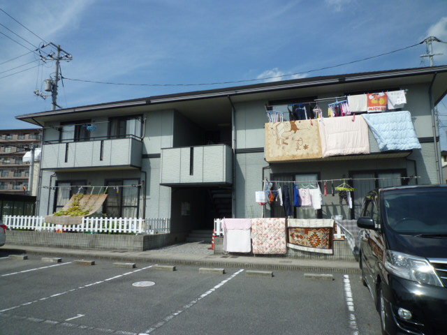 倉敷市老松町５丁目のアパートの外観