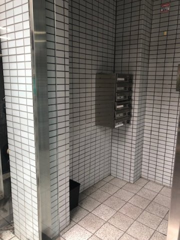 第三日東ビルのエントランス