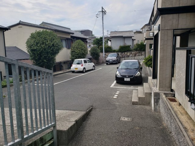 メゾンド舞子の駐車場|敷地内駐車場あり☆神戸市垂水区　メゾンド舞子　賃貸☆