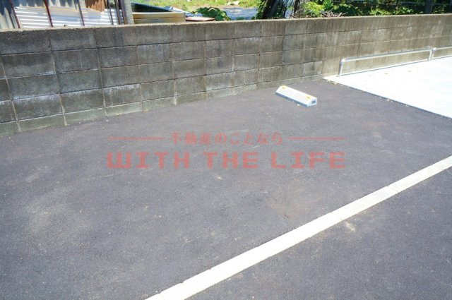 ＣＢ鳥栖フェリシア【キャッシュバック対象】の駐車場|駐車場があるので、車を買う予定の方も安心です