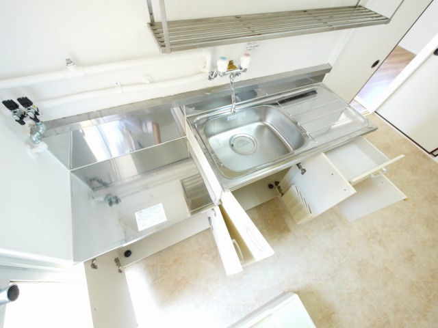 ヴィラナリー巻向　1号館のキッチン|キッチンでお料理をお楽しみください