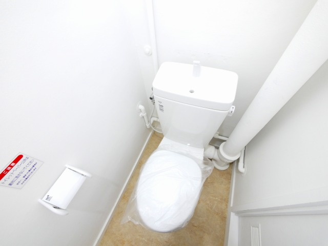ヴィラナリー巻向　1号館のトイレ|清潔感のあるトイレです