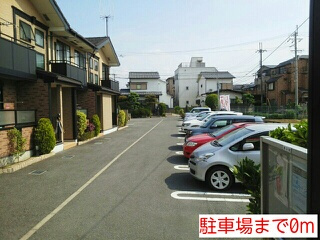 メゾンカルムⅠの駐車場