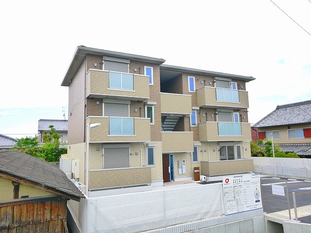 トルーポ　エマイ