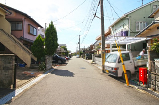 【前面道路含む現地写真】