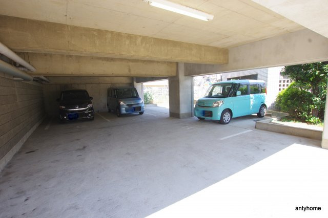ラ・レジダンス・ド・京橋　仲介手数料無料の駐車場