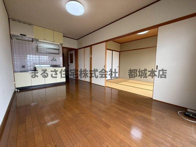 ピアコート旭の居間・リビング