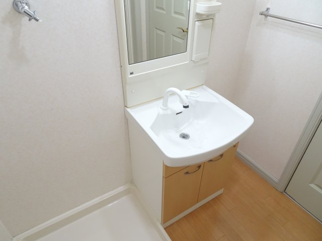 Shangri-Laの独立洗面台