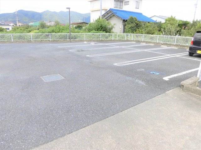 Shangri-Laの駐車場