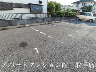 【駐車場】