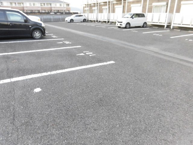 ノーブルFUJII　Aの駐車場