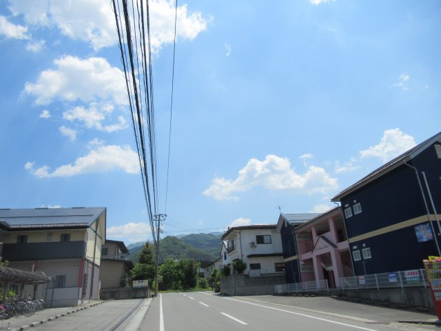 フロントヘルメスの周辺