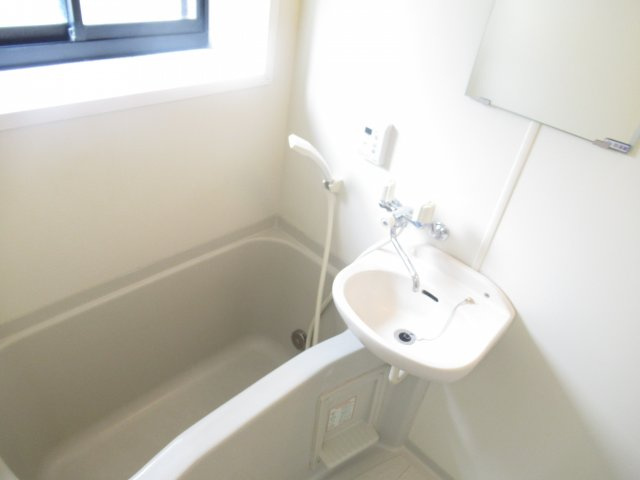 フロントヘルメスの浴室