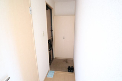 【玄関】 | ステーションハウスリブB