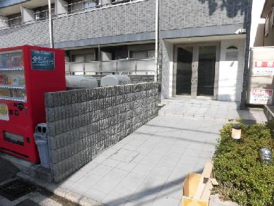 フラッティ壬生坊城のエントランス