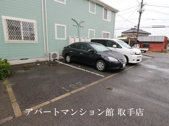 グリーンヒルズの駐車場
