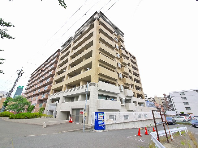 セイワパレス新大宮の外観