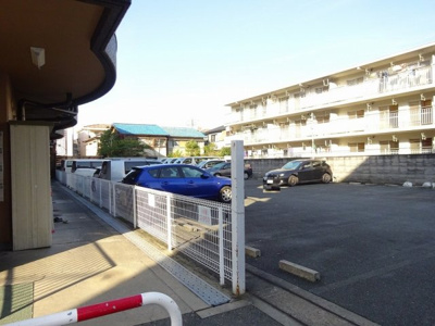 【駐車場】 | マンションアルブル | 駐車スペースもあります