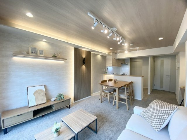 ファミリータウン東陽　E棟　7階　リ　ノベーション済の居間・リビング